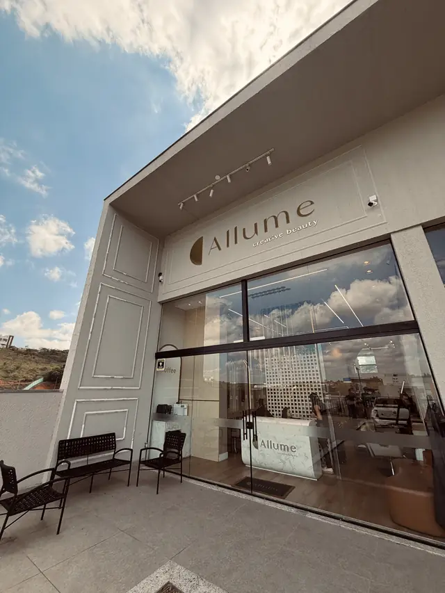 Fachada do salão Allume Creative Beauty